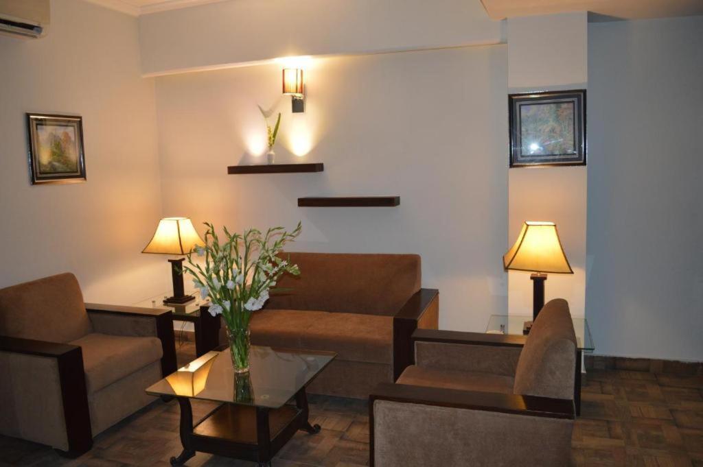 Fort Continental Hotel Pesavar Kültér fotó