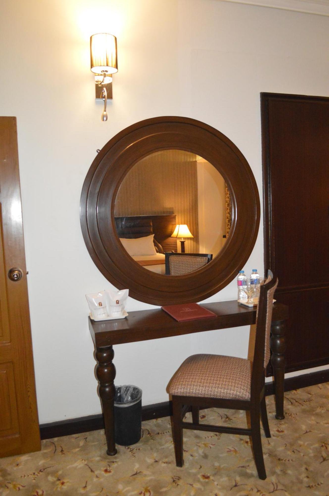 Fort Continental Hotel Pesavar Kültér fotó