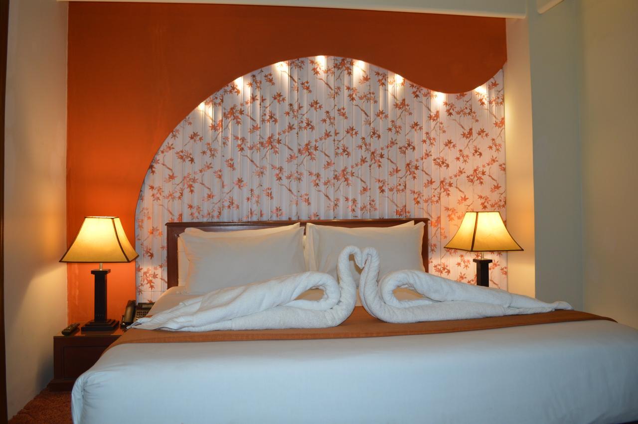 Fort Continental Hotel Pesavar Kültér fotó