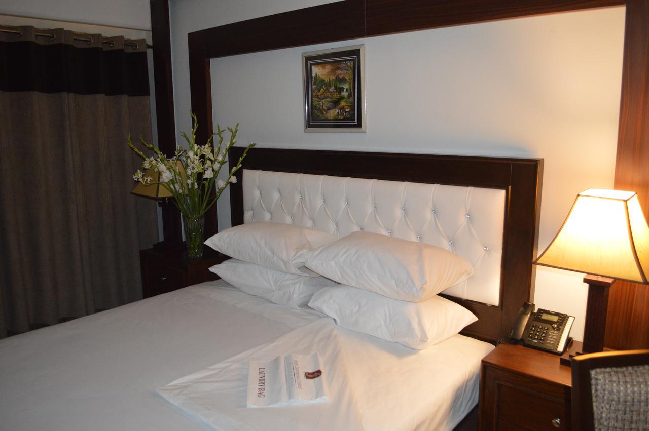 Fort Continental Hotel Pesavar Kültér fotó
