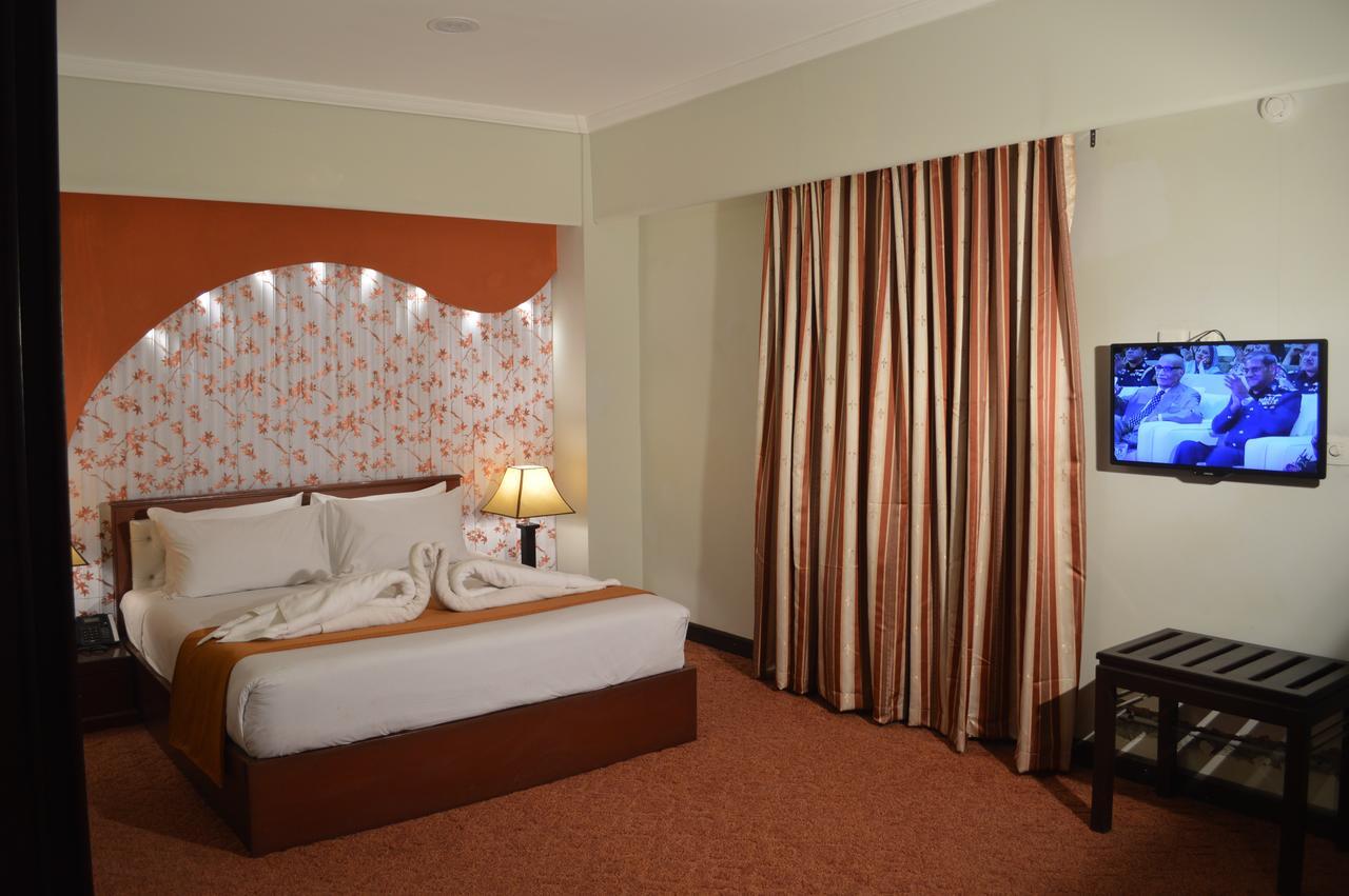 Fort Continental Hotel Pesavar Kültér fotó
