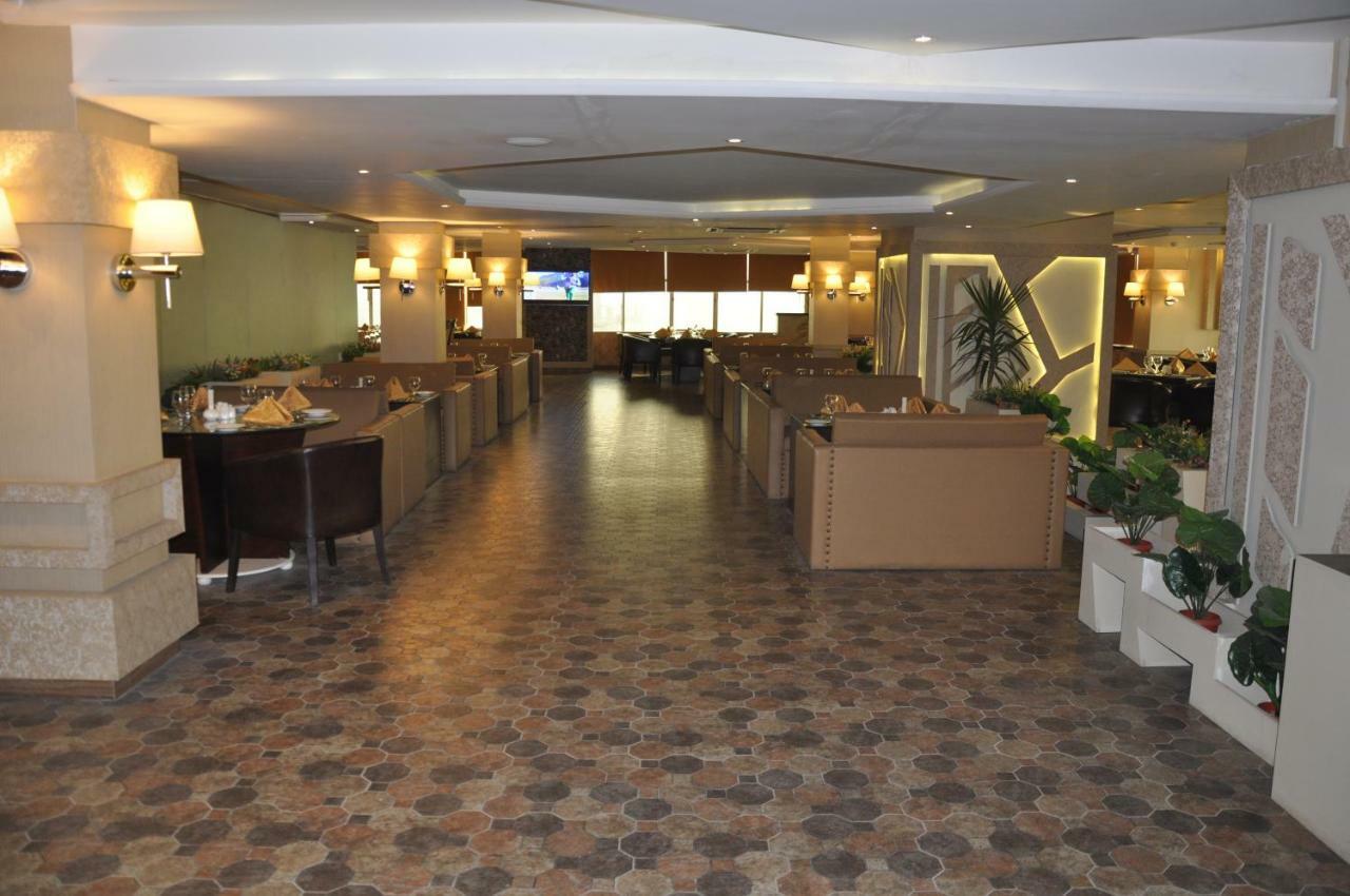 Fort Continental Hotel Pesavar Kültér fotó