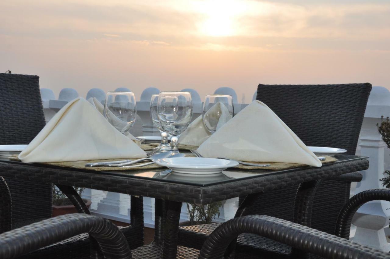 Fort Continental Hotel Pesavar Kültér fotó