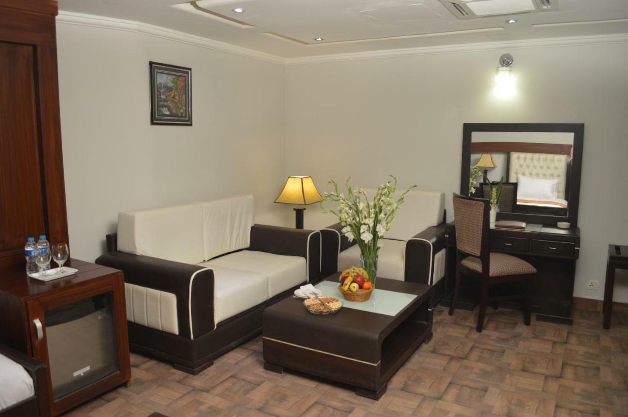 Fort Continental Hotel Pesavar Kültér fotó
