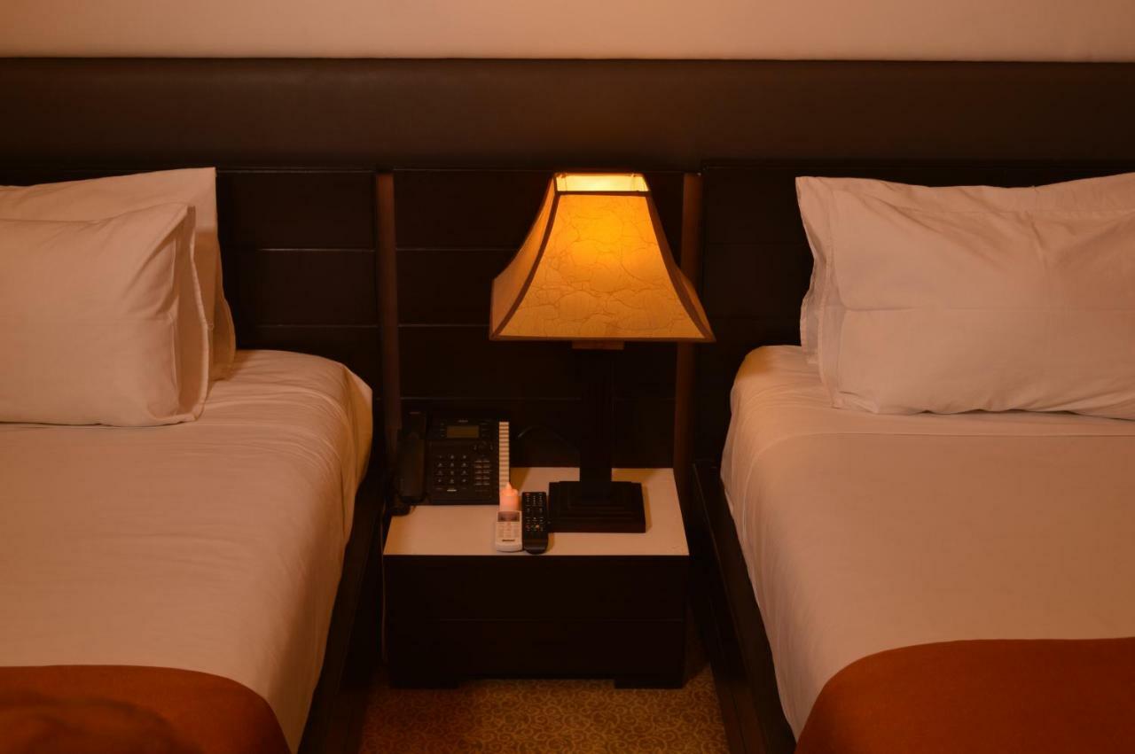 Fort Continental Hotel Pesavar Kültér fotó